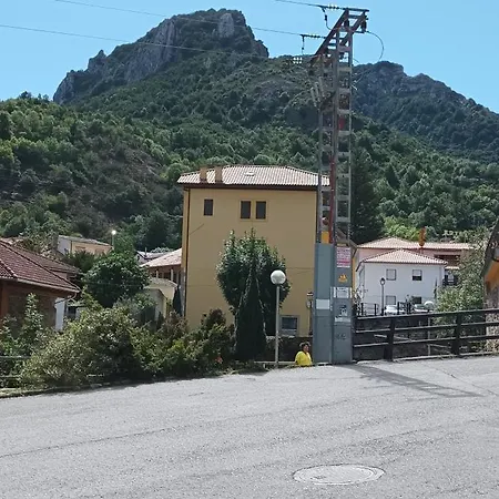 Ceraca アパート ポラ・デ・ソミエド